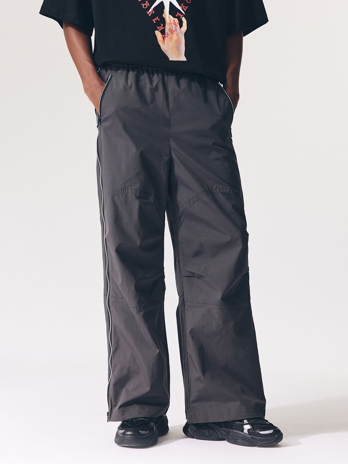 WOVEN TRACK PANTS